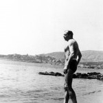 Antoine de Saint Exupéry se baignant à Agay, été 1939. (coll. archives familiales)