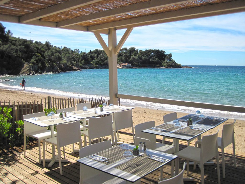 restaurant-de-plage-club-agathos-agay-var