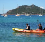 enfants-kayak-canoe-mer-plage-loisir-vacance-agay-var