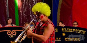 clown-trompette-cirque-olympique-agay-var