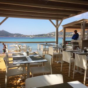 Laurent_vous_attend__Bon_app_tit.__restaurant__plage__beachrestaurant__sable__sand__sabbia__strand__ristorante__food__pin__levarois__var__agay__gourmand