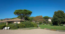 Bastidons-coté-plage-face-mer